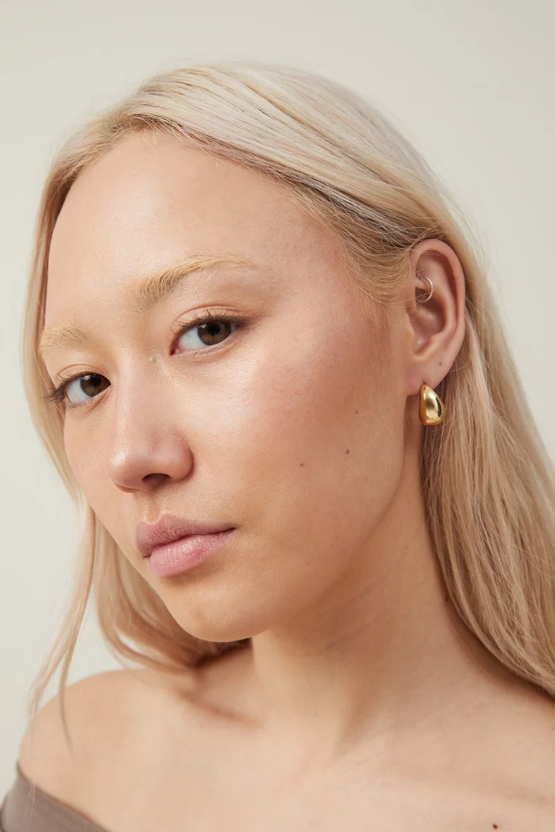روبي Small Charm Earring